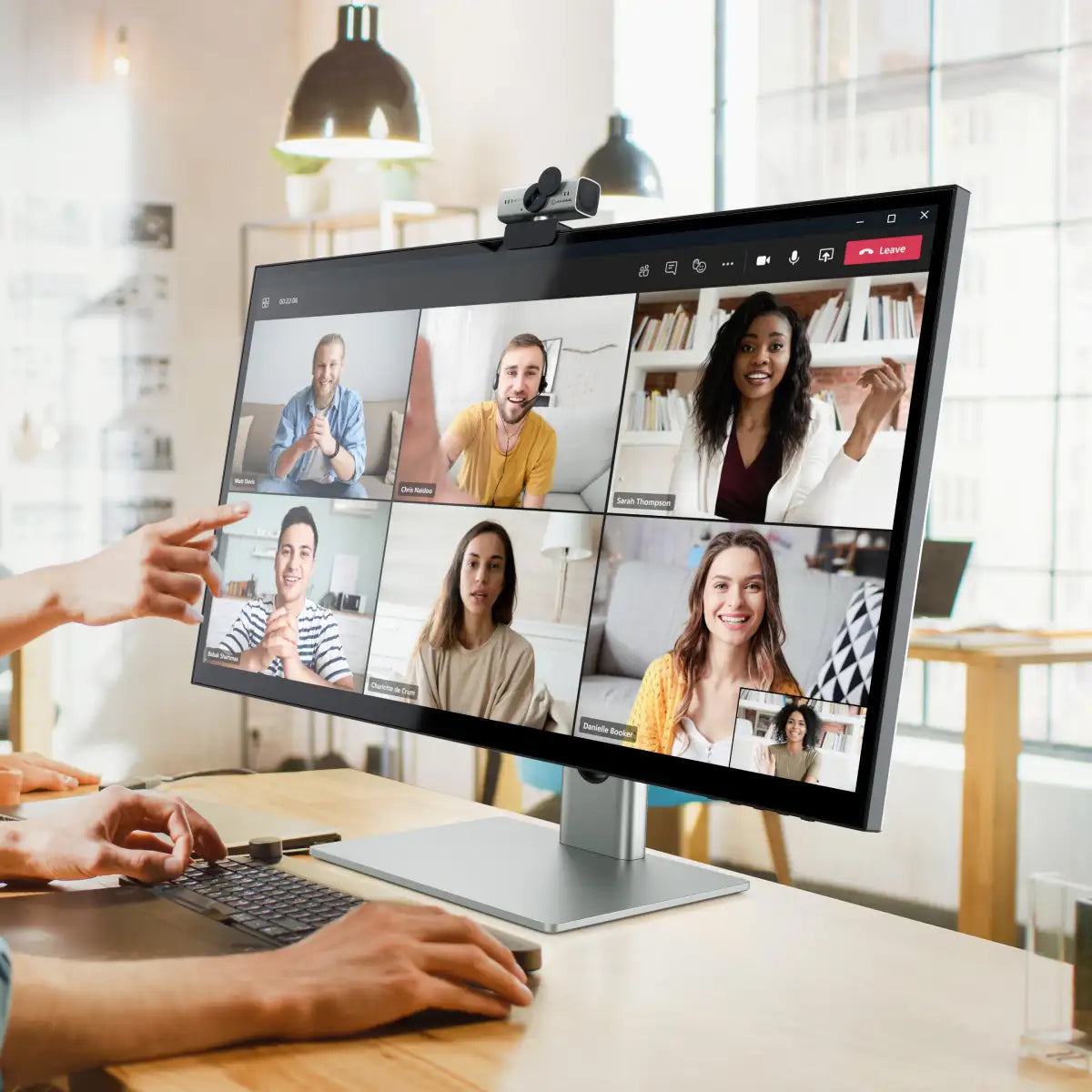 CLARITY 27inch UHD 4K Monitor with Iris Webcam A09_4